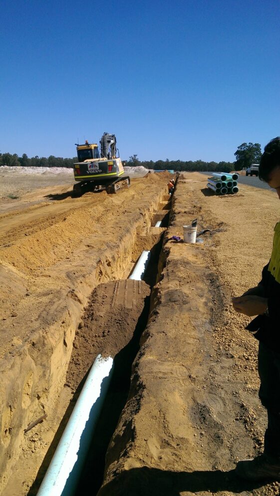 Infrastructure - Boddington Water Main - Trench Pipe
