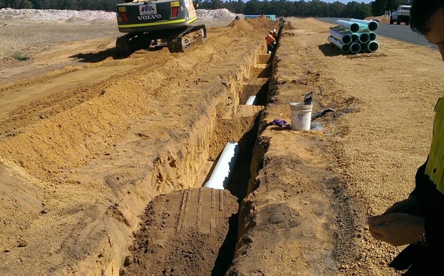 Infrastructure - Boddington Water Main - Trench Pipe